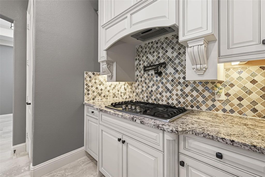 Image 19 of property listing at 17306 Kilmahew Place, Richmond, TX 77407