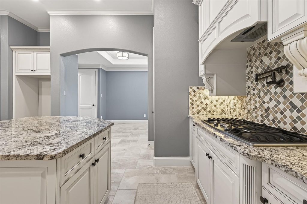 Image 20 of property listing at 17306 Kilmahew Place, Richmond, TX 77407