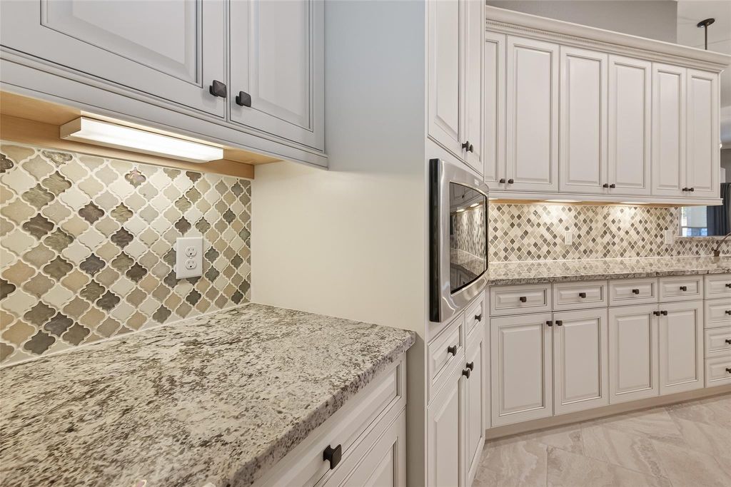 Image 23 of property listing at 17306 Kilmahew Place, Richmond, TX 77407