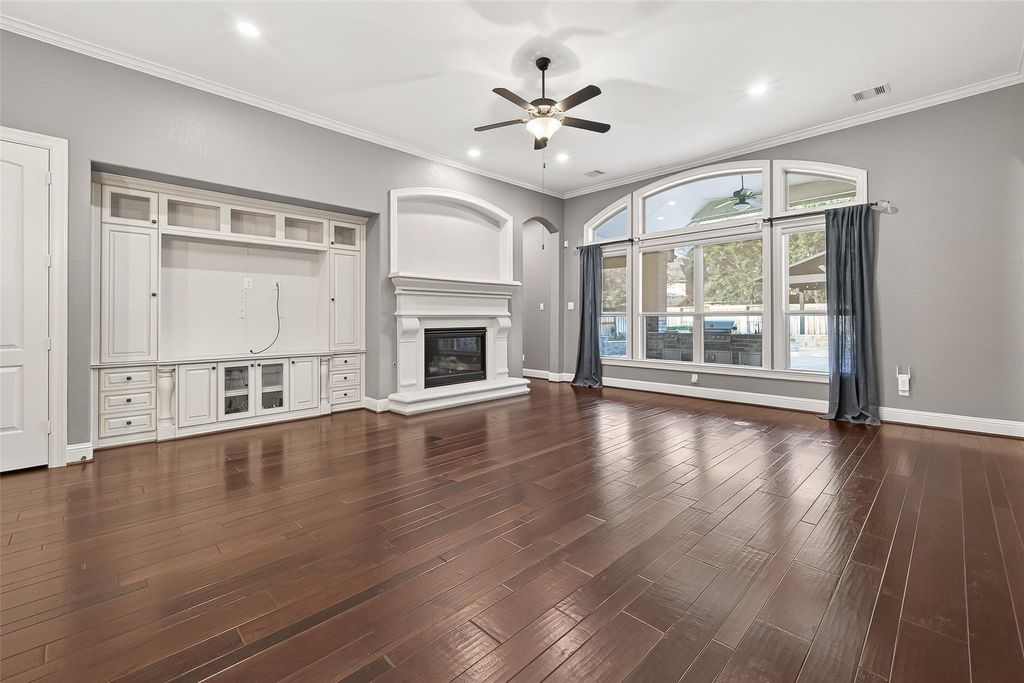 Image 3 of property listing at 17306 Kilmahew Place, Richmond, TX 77407