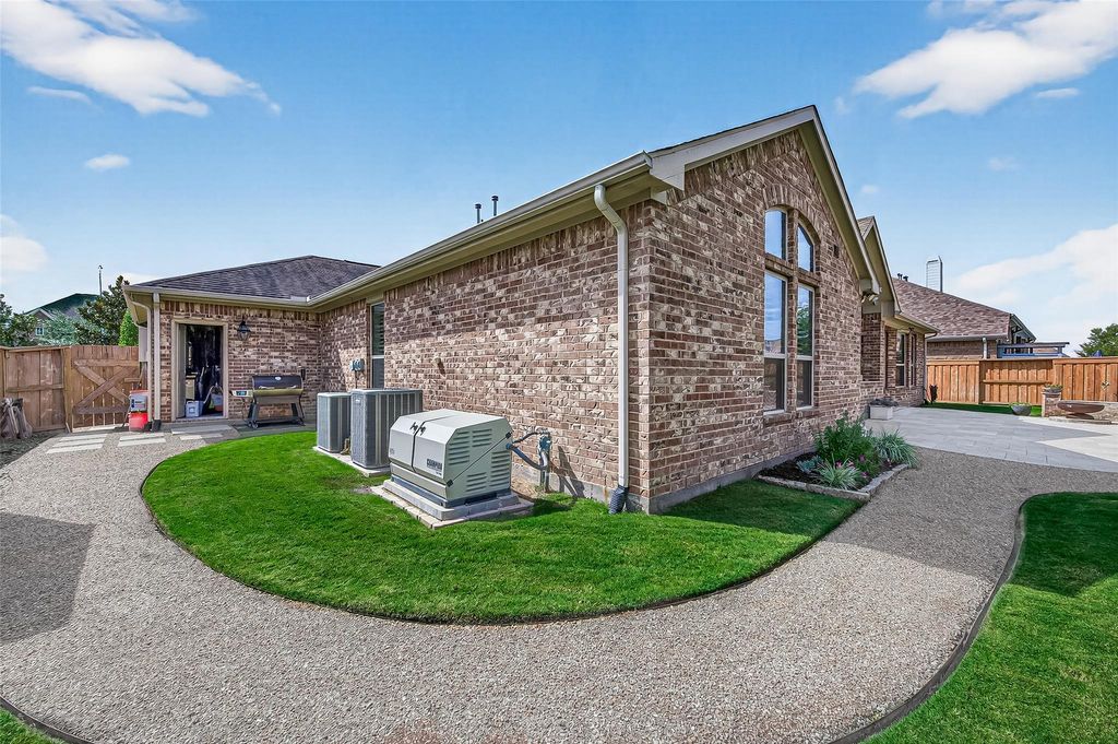 Image 47 of property listing at 17306 Kilmahew Place, Richmond, TX 77407