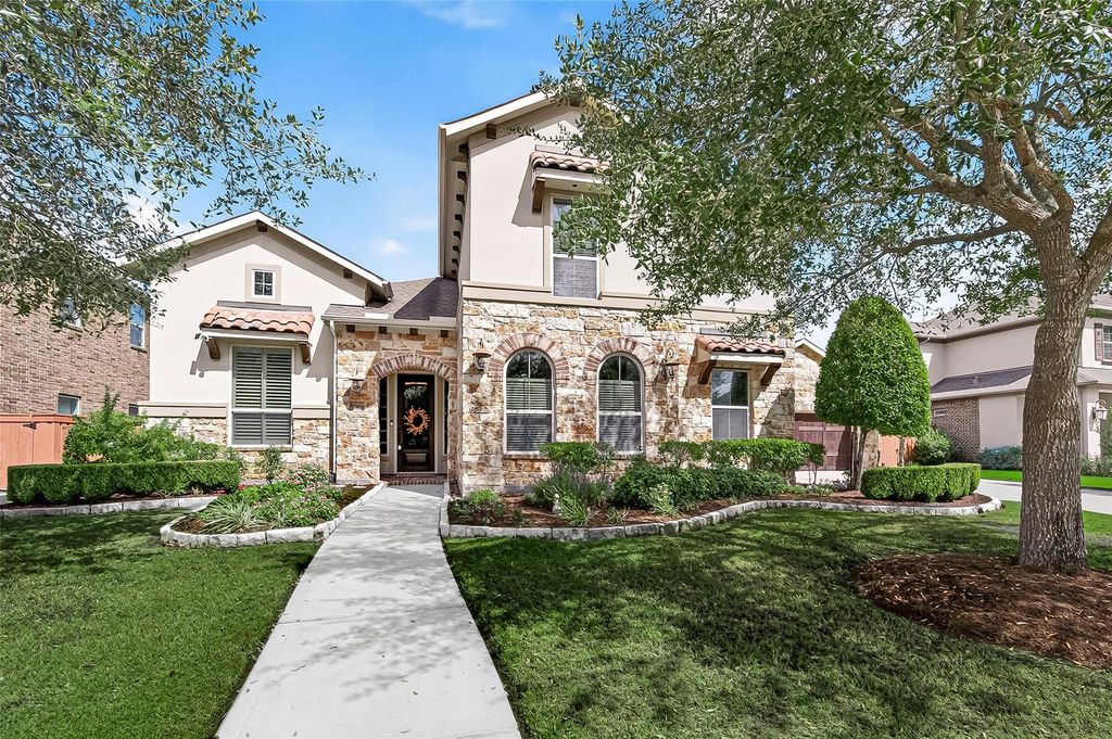 Image 8 of property listing at 17306 Kilmahew Place, Richmond, TX 77407