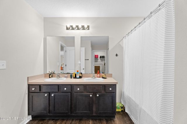 6421 BUCKING BRONCO Drive, Jacksonville, FL 32234