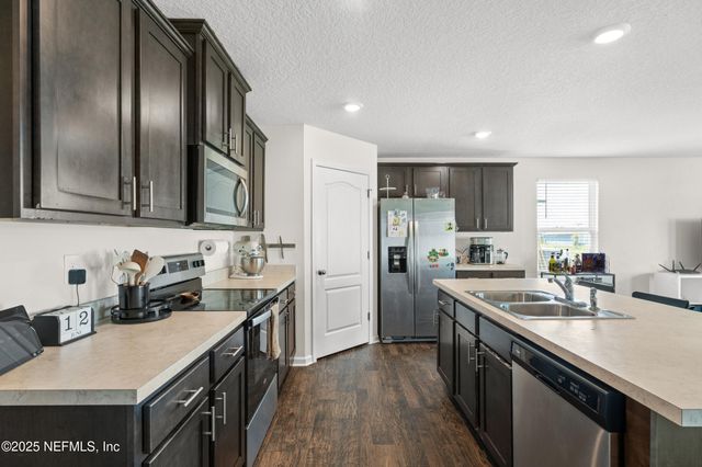 6421 BUCKING BRONCO Drive, Jacksonville, FL 32234