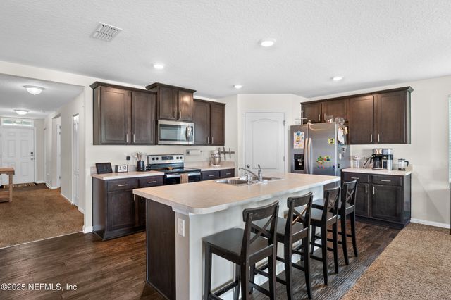 6421 BUCKING BRONCO Drive, Jacksonville, FL 32234