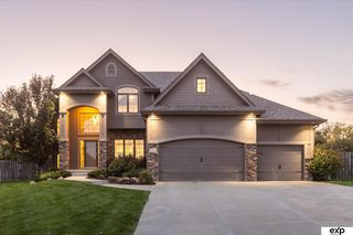 19721 O Circle, Omaha, NE 68135