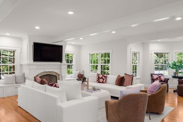 1 Kenilworth Circle, Wellesley, MA 02482