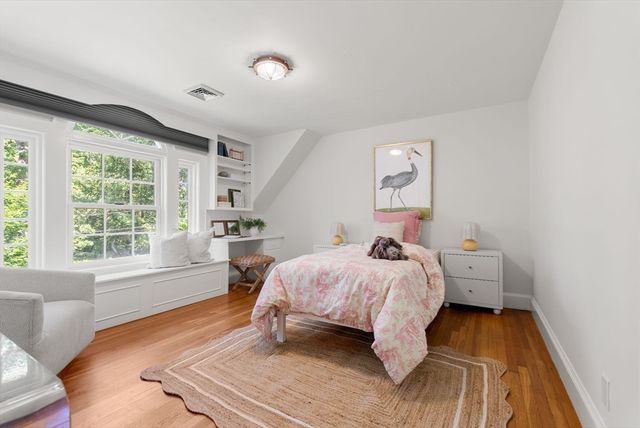 1 Kenilworth Circle, Wellesley, MA 02482