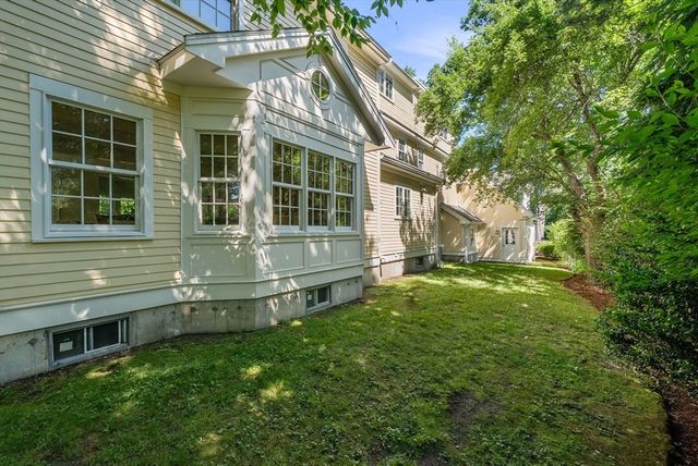 1 Kenilworth Circle, Wellesley, MA 02482