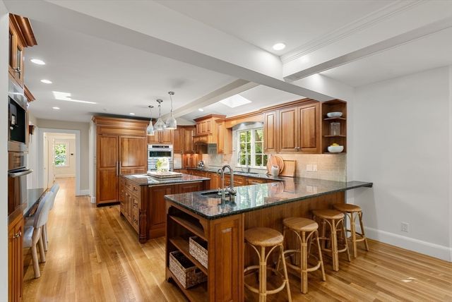 1 Kenilworth Circle, Wellesley, MA 02482