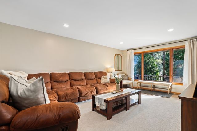 14224 Springfield Avenue, Crestwood, IL 60418