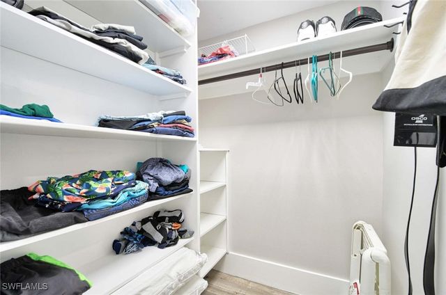 1977 Gulf Shore BLVD N 205, Naples, FL 34102