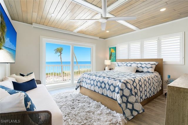 1977 Gulf Shore BLVD N 205, Naples, FL 34102