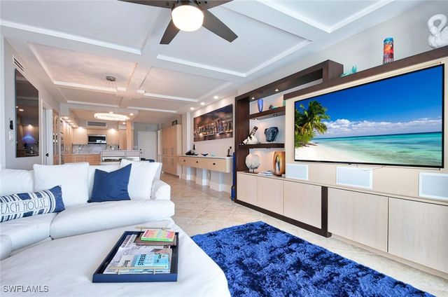 1977 Gulf Shore BLVD N 205, Naples, FL 34102