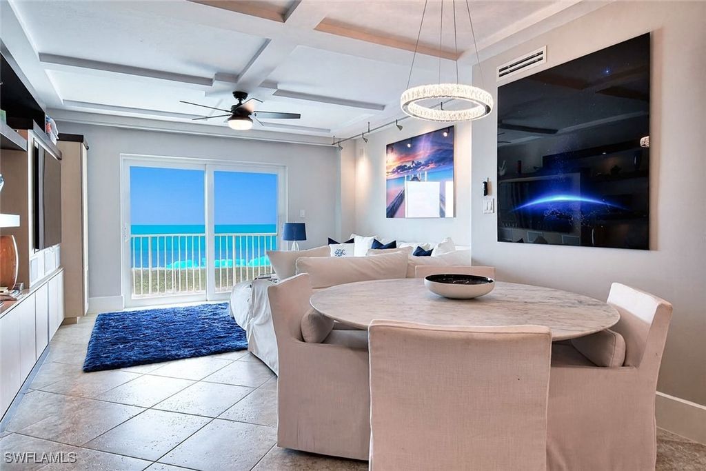 1977 Gulf Shore BLVD N 205, Naples, FL 34102