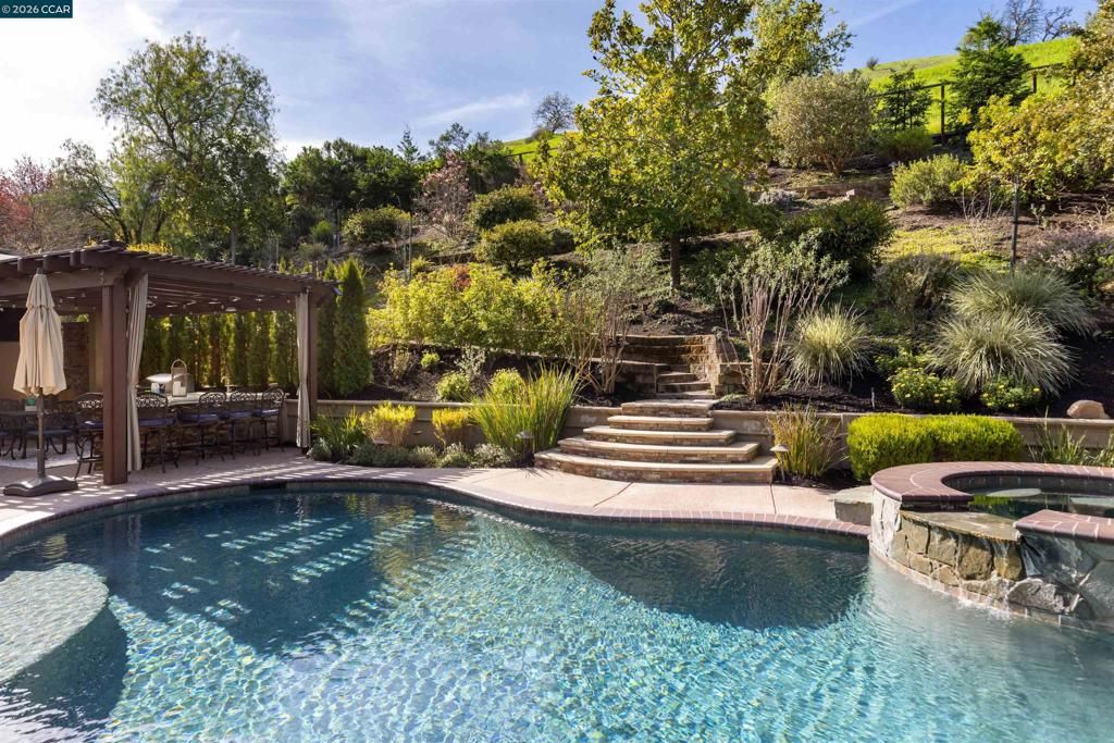 Image 38 of property listing at 1536 Serafix Rd, Alamo, CA 94507