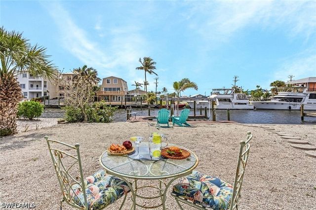 3123 Bracci DR, St James City, FL 33956