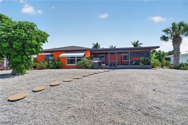 3123 Bracci DR, St James City, FL 33956