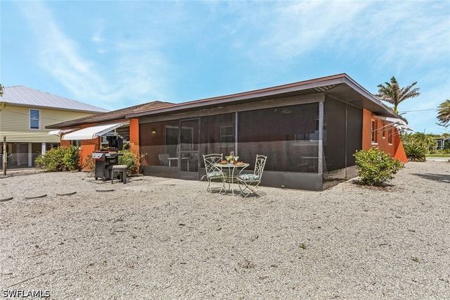 3123 Bracci DR, St James City, FL 33956