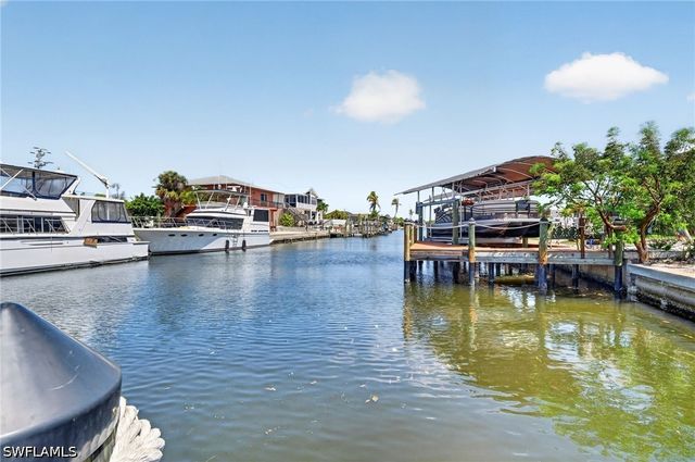 3123 Bracci DR, St James City, FL 33956