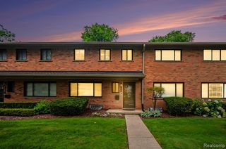144 E Hickory Grove Road, Bloomfield Hills, MI 48304