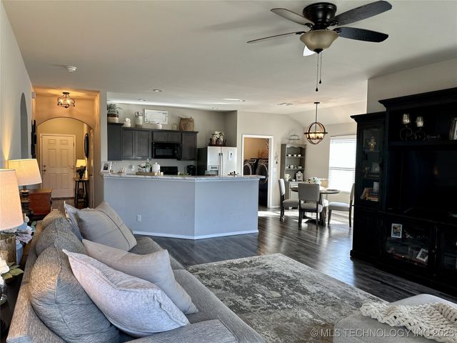 1500 S 28th Street, Broken Arrow, OK 74014