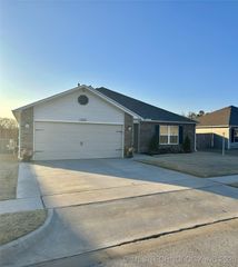1500 S 28th Street, Broken Arrow, OK 74014