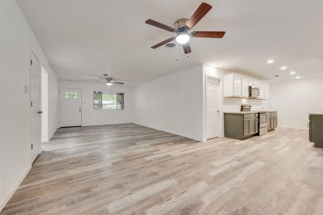 4501 Sabelle Lane, Haltom City, TX 76117