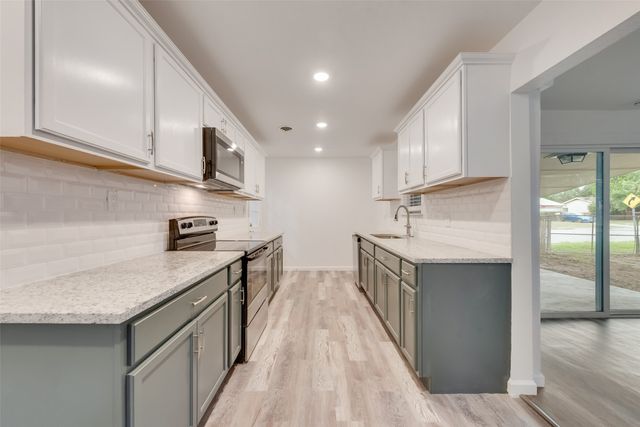 4501 Sabelle Lane, Haltom City, TX 76117