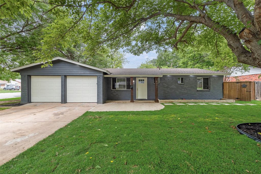 4501 Sabelle Lane, Haltom City, TX 76117