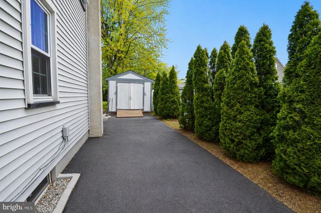 437 E 5TH ST E, Florence, NJ 08518
