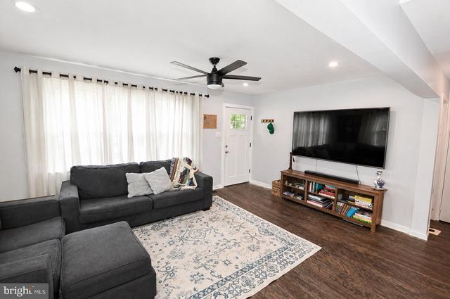 437 E 5TH ST E, Florence, NJ 08518