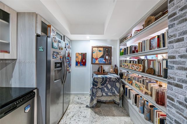 2000 Towerside Ter 510, Miami, FL 33138