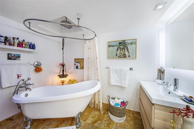 2000 Towerside Ter 510, Miami, FL 33138