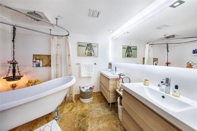 2000 Towerside Ter 510, Miami, FL 33138