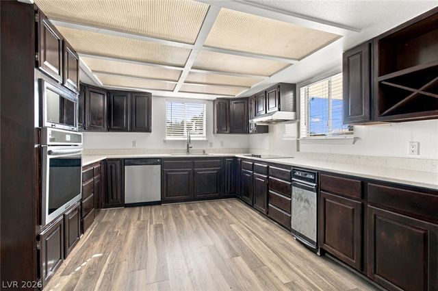1930 Shadow Mountain Place, Las Vegas, NV 89108