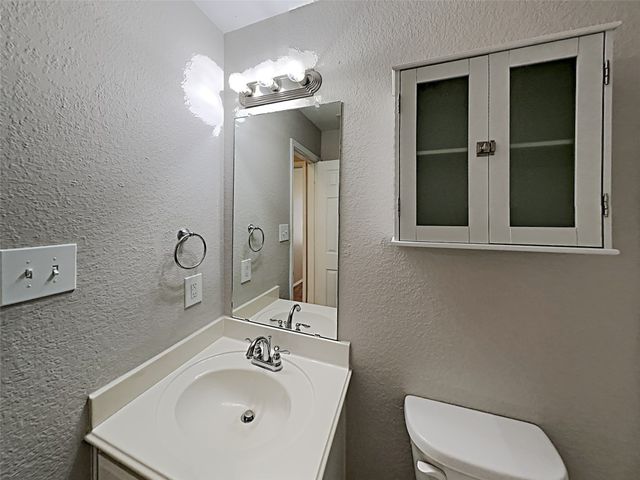 632 Hutchins Drive, Crowley, TX 76036