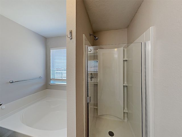 632 Hutchins Drive, Crowley, TX 76036