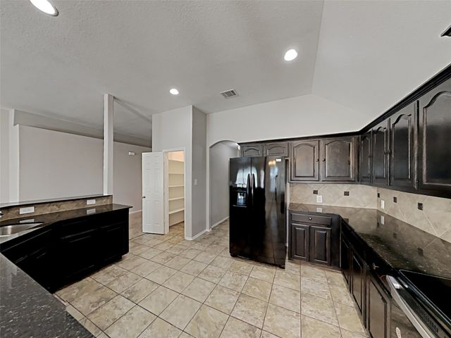 632 Hutchins Drive, Crowley, TX 76036