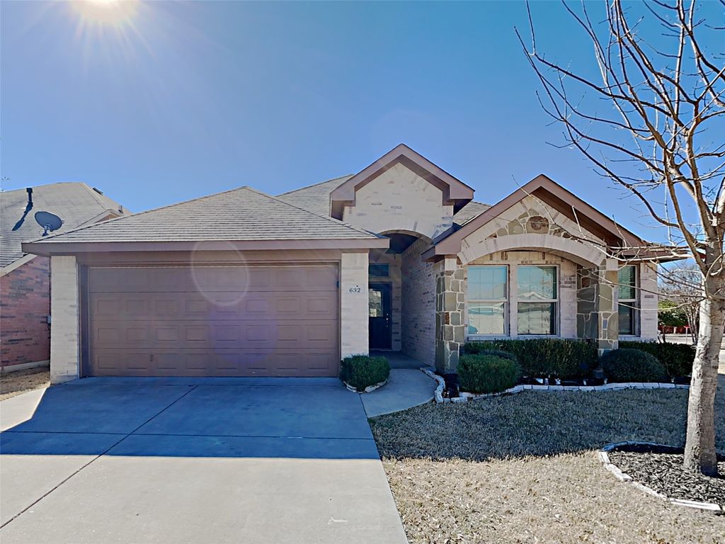 632 Hutchins Drive, Crowley, TX 76036