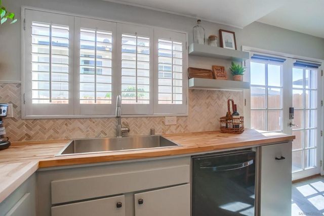 3466 Thunder Dr, Oceanside, CA 92056