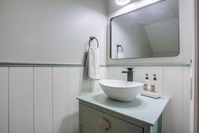 3466 Thunder Dr, Oceanside, CA 92056