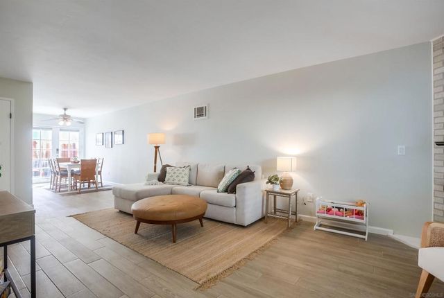 3466 Thunder Dr, Oceanside, CA 92056