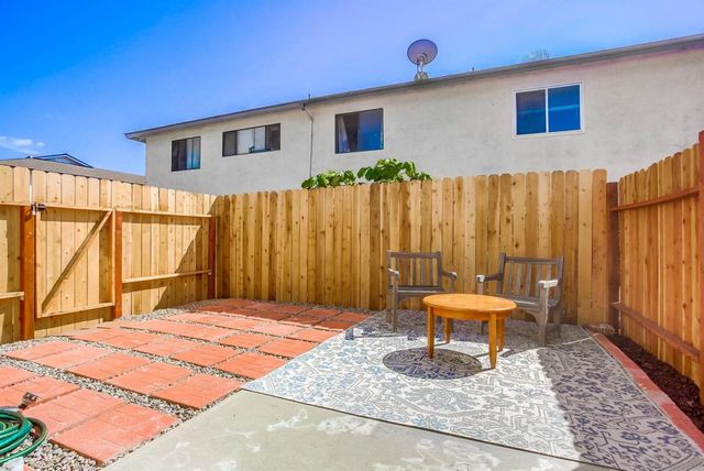 3466 Thunder Dr, Oceanside, CA 92056