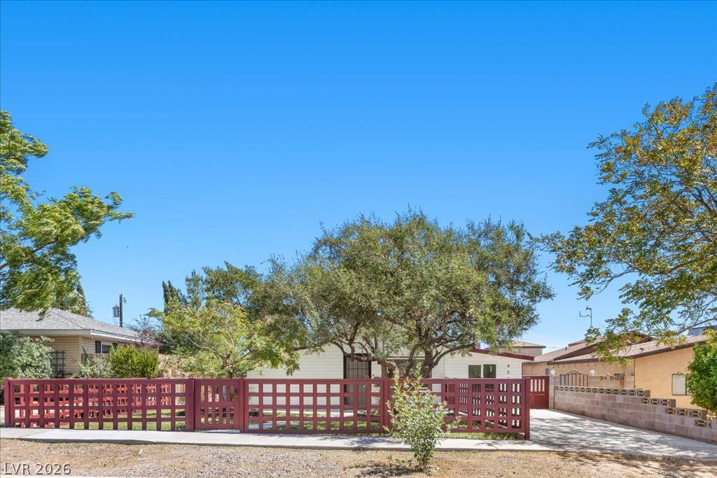 655 F Avenue, Boulder City, NV 89005 — exterior