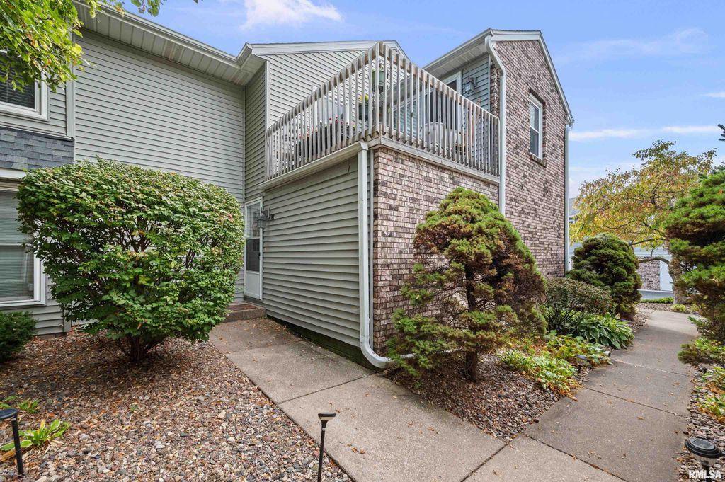 2422 E 51st St Apt E, Davenport, IA 52807