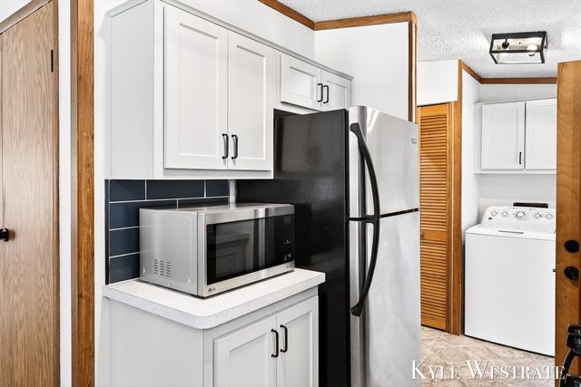 14128 Luckett Lane, Grand Haven, MI 49417