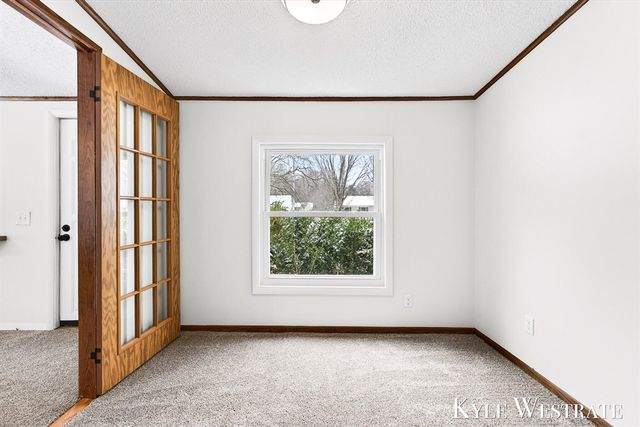 14128 Luckett Lane, Grand Haven, MI 49417