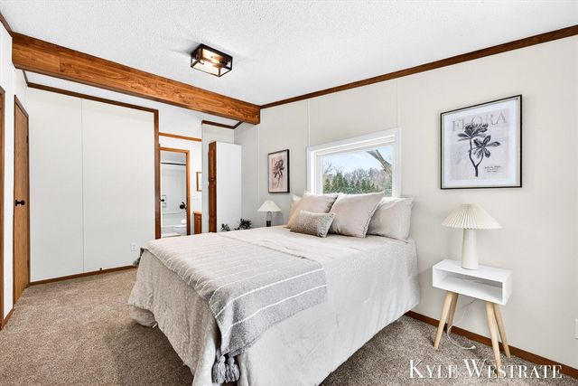 14128 Luckett Lane, Grand Haven, MI 49417