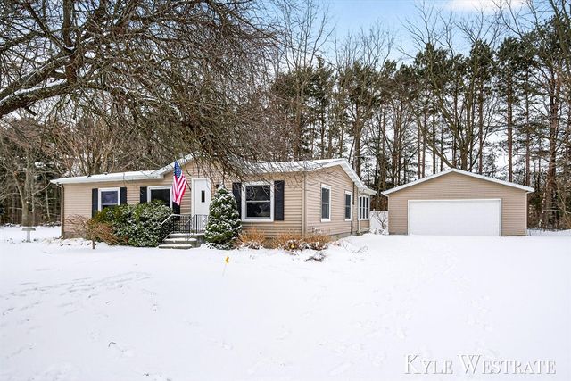14128 Luckett Lane, Grand Haven, MI 49417